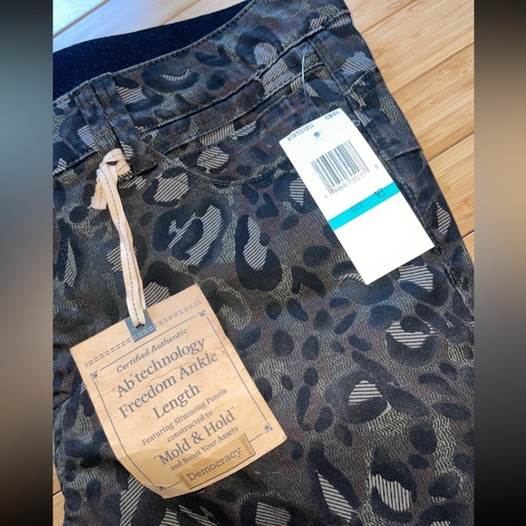 Democracy "Ab" Technology Leopard Print Skinny Fit Pants - Picture 2 of 8
